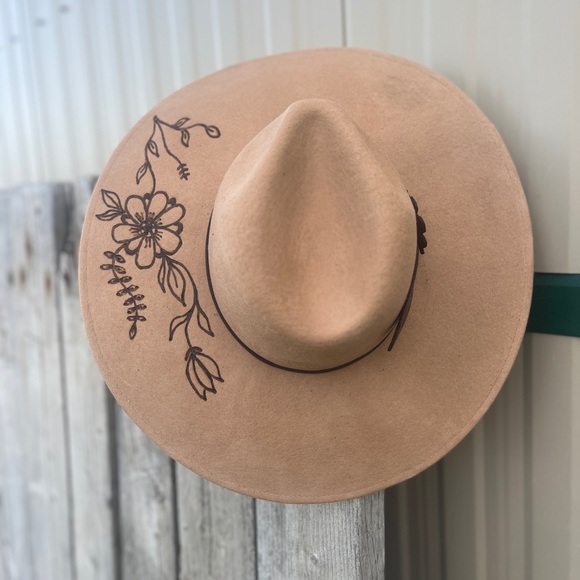 Accessories - WILD AND FREE HAT